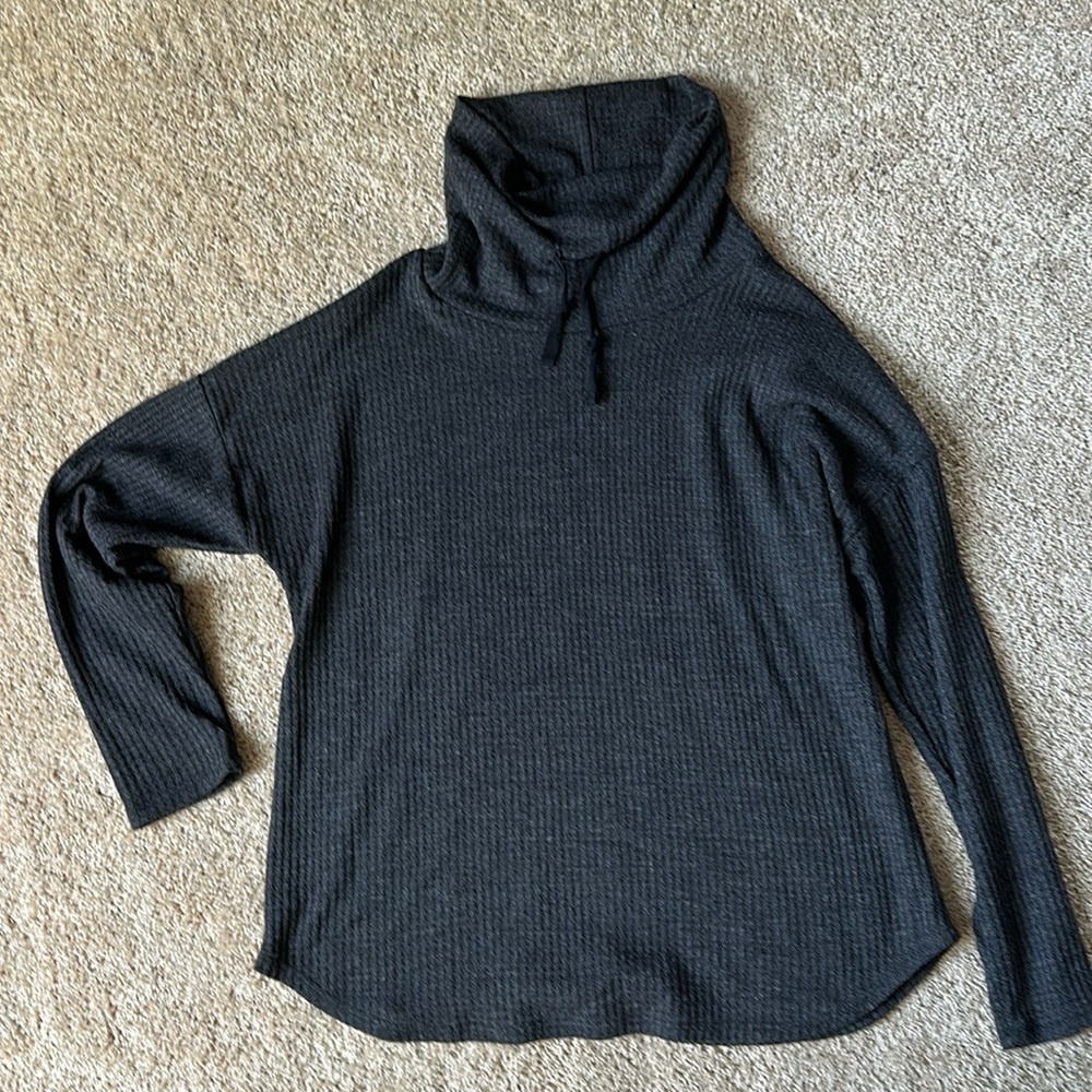 Waffle lightweight cowl neck top